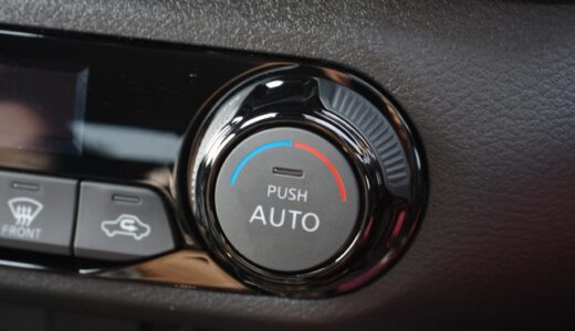 車のエアコンが冷たくなったりぬるくなったりする原因と対処法